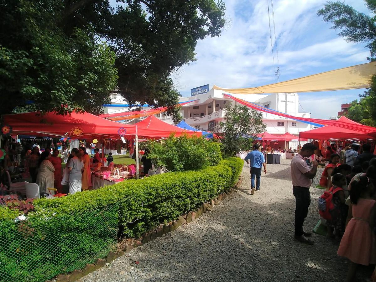 Hotel White House Dehradun Exterior photo